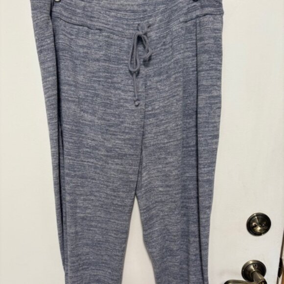 SOMA DUSTY BLUE TWILL 2 PC. JOGGER(SZ. L) & SHORT SLEEVE TOP.(SZ.XXL) - Picture 3 of 4